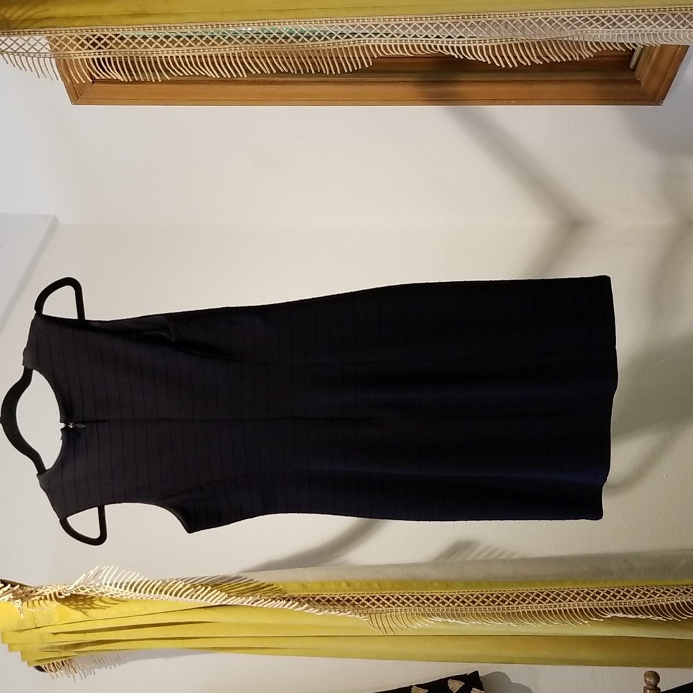 EUC GUESS Black Size 6 bodycon dress - Picture 7 of 7